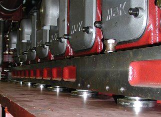 Low profile under a MaK Engine