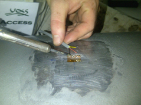Connecting a strain gauge on one of YAS's shafts